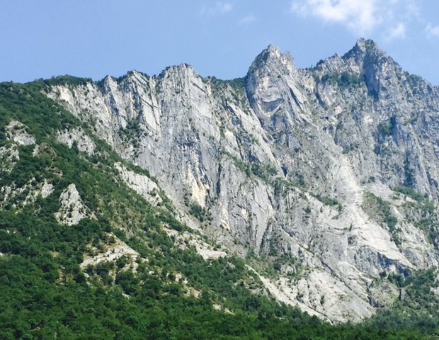 bagno-nel-cordevole-nel-paesaggio-incantato-del-parco-nazionale-delle-dolomiti-bellunesi